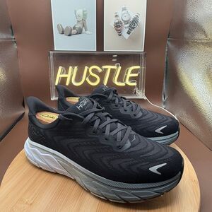 Hoka One One Arahi 6 Black/White Women’s Sz 10B